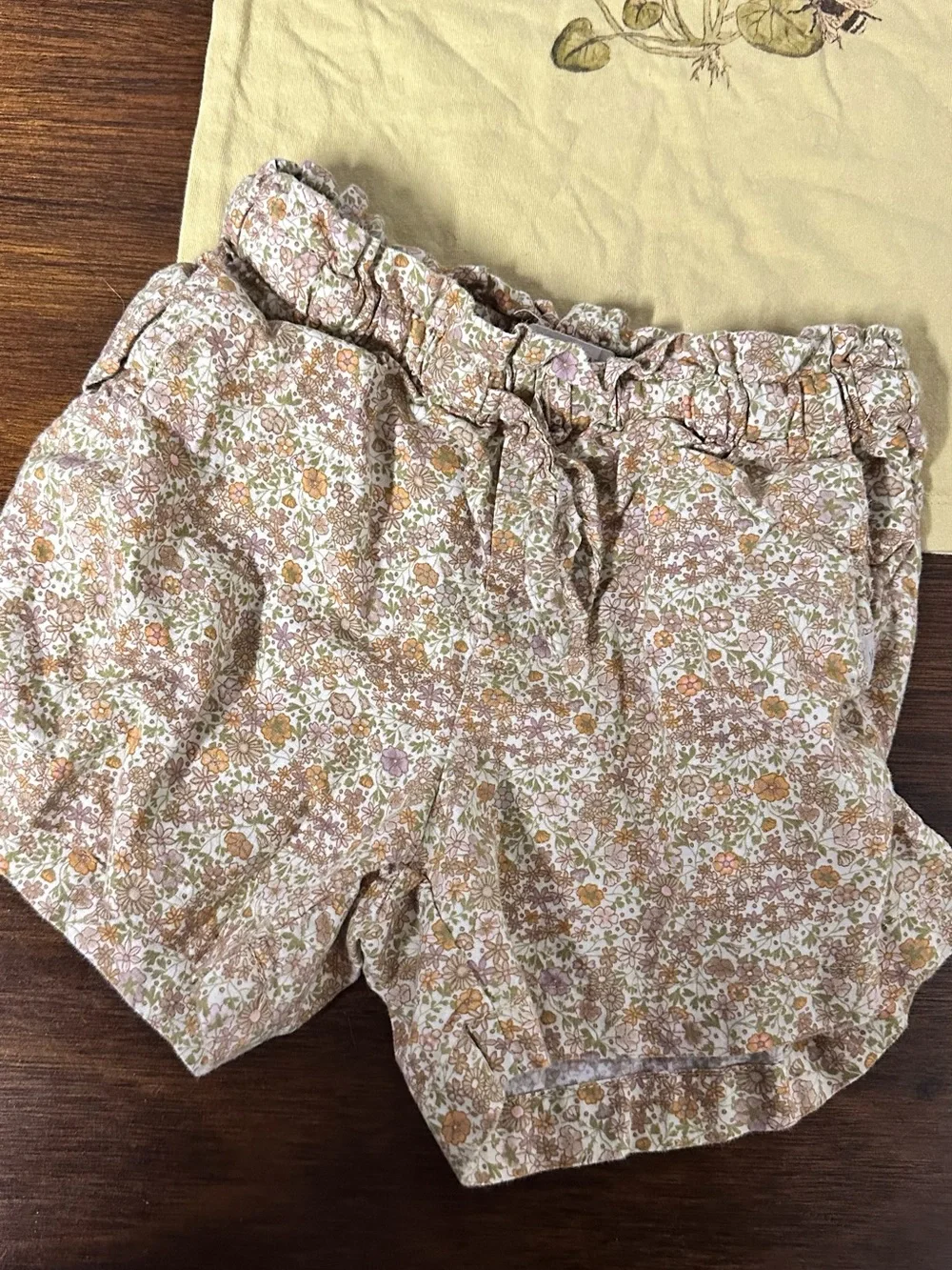 Yellow Floral Bee Graphic Short Sleeve Tee for Girls